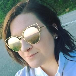 Meet your Posher, Alexis